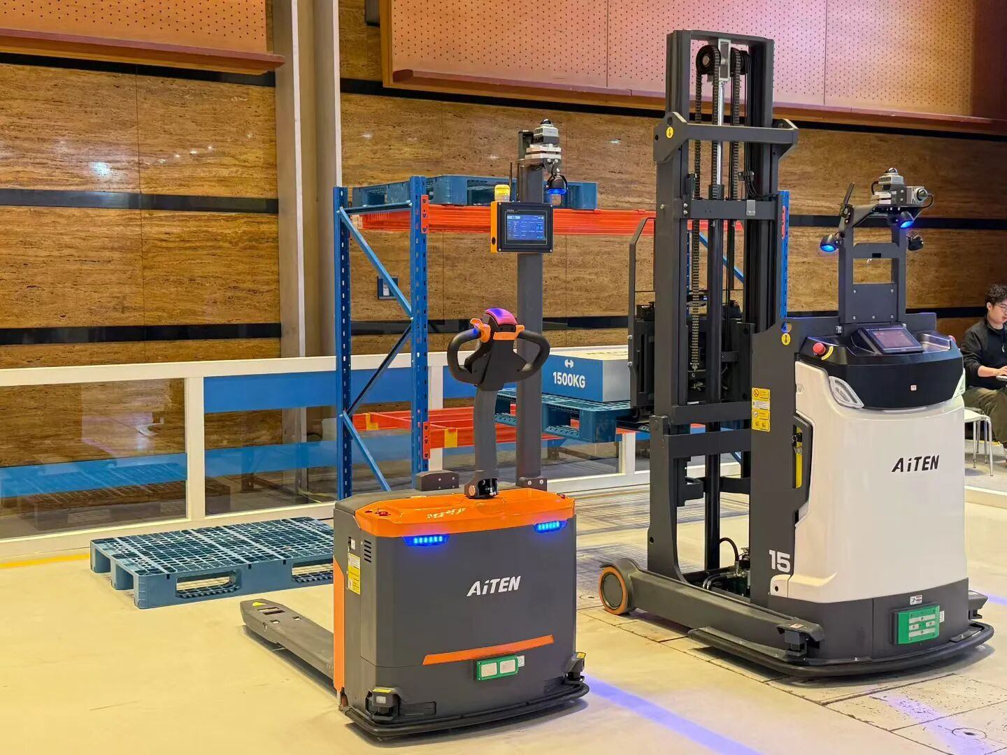 AiTEN海豚之星机器人｜智行韩国AW完美收官，下一站德国LogiMAT 2026等您来！